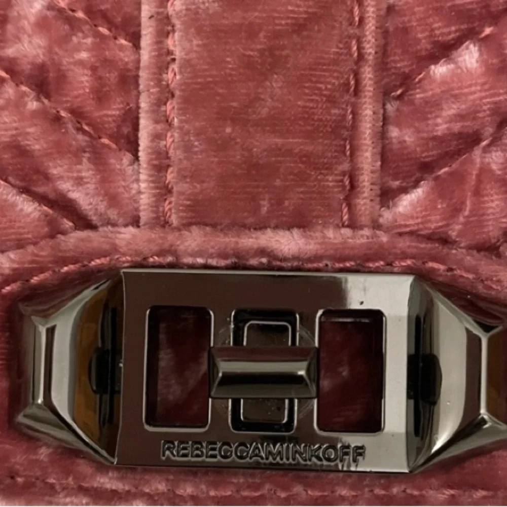 Rebecca Minkoff Chevron Quilted Small Love Crossbody Velvet Soft Pink - Picture 4 of 7